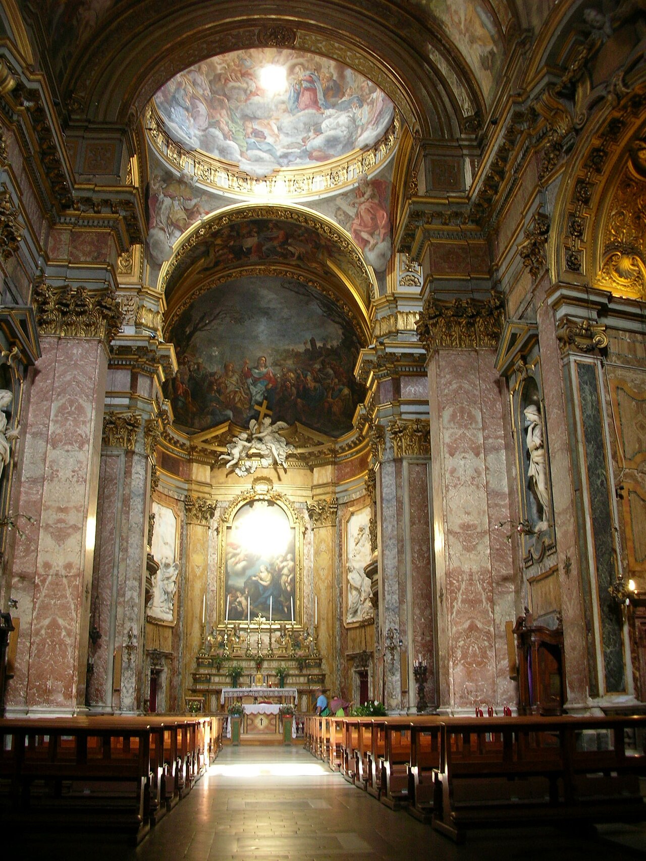 Interno della chiesa di Santa Maria Maddalena a Roma