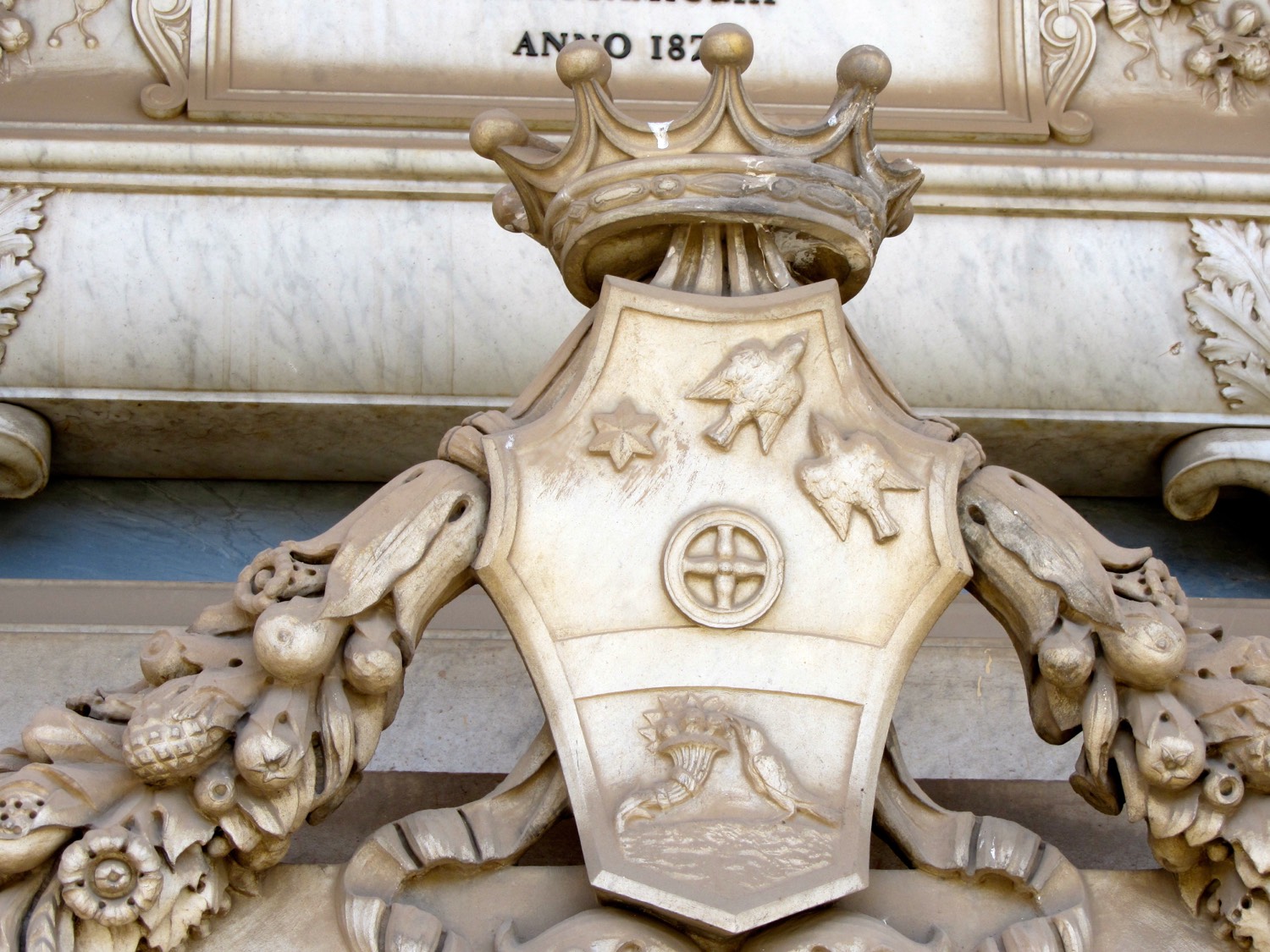 Stemma araldico Bennicelli con corona comitale