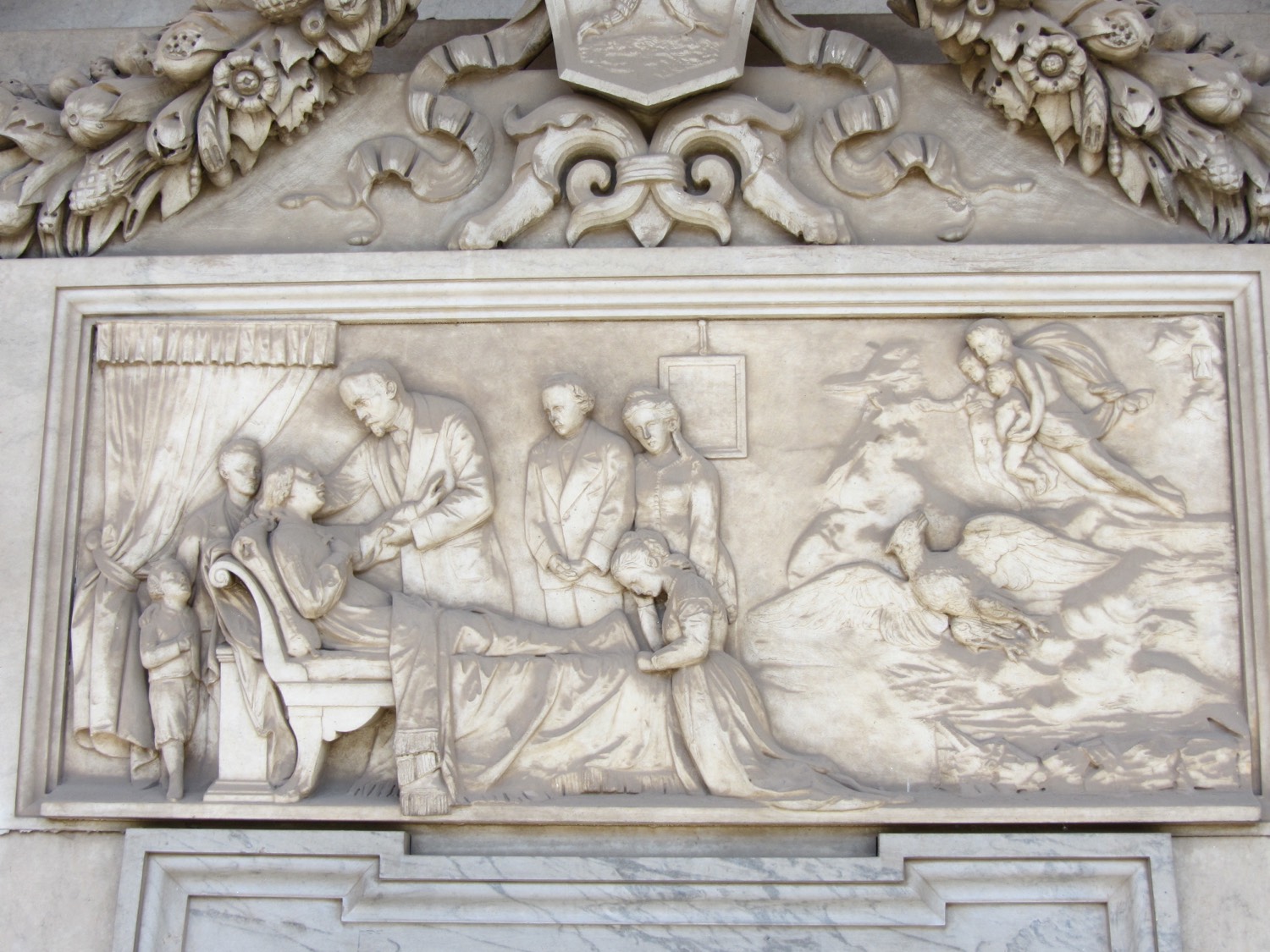 Bassorilievo centrale con scena di commiato